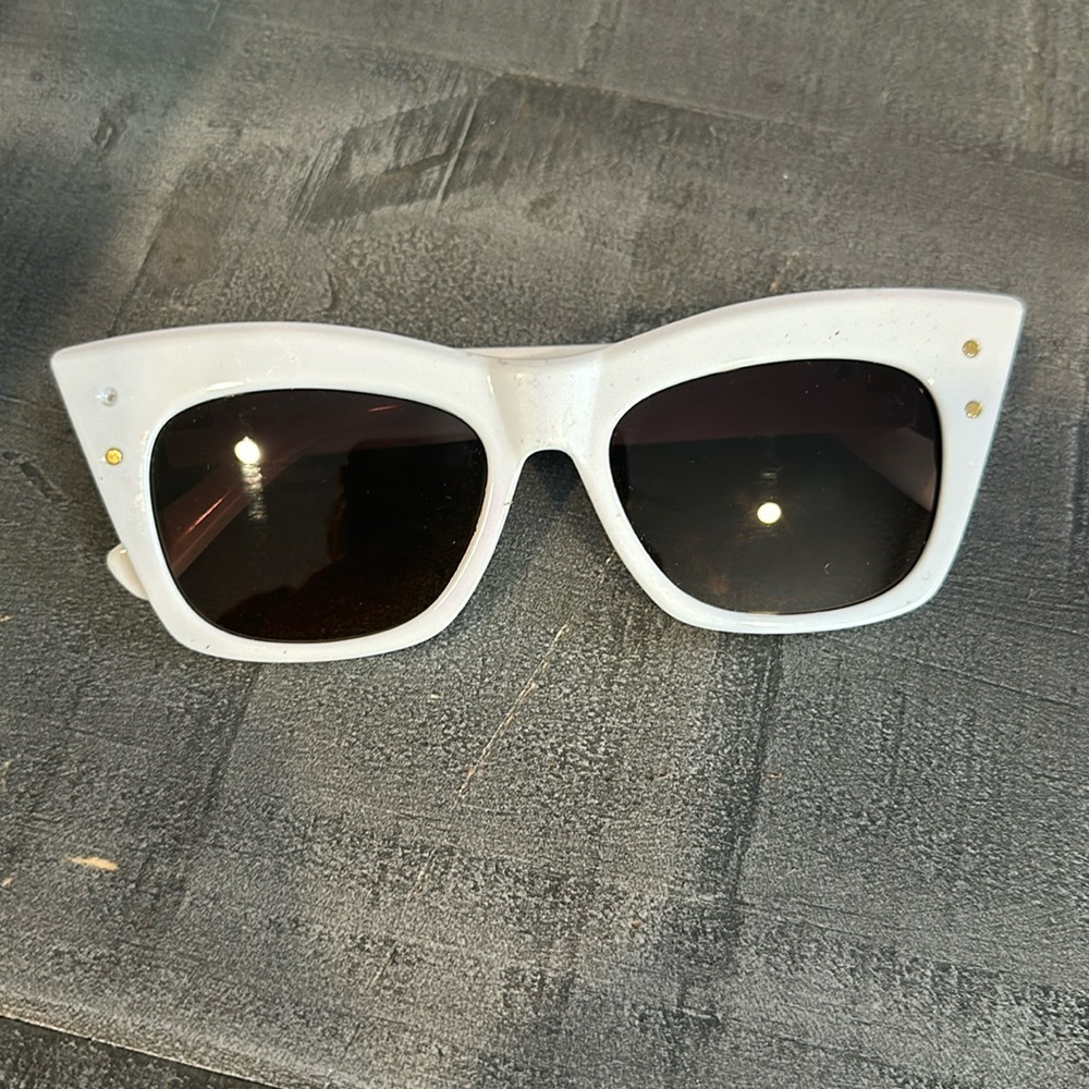 Black cat unbranded sunglasses white
